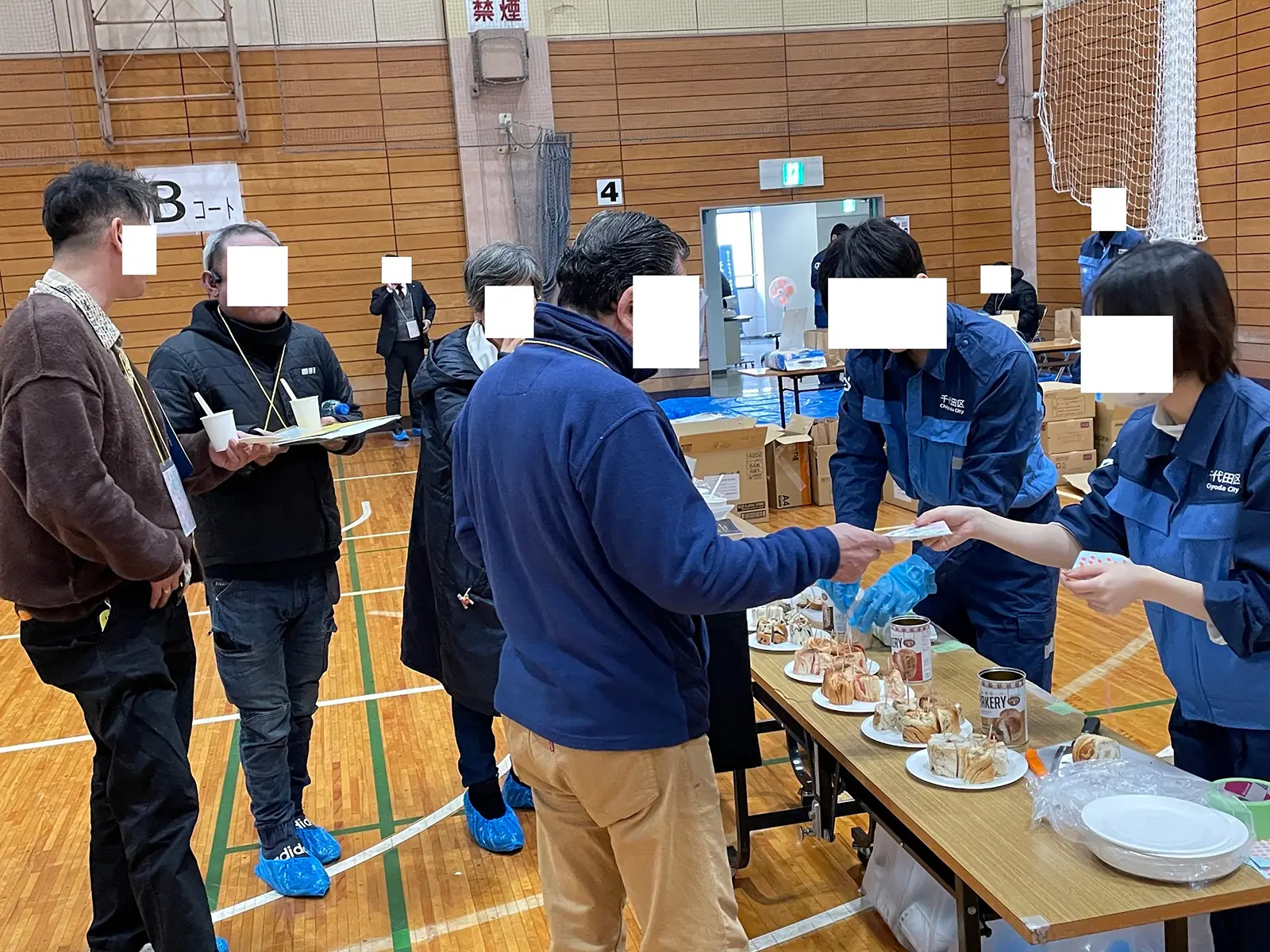 千代田区防災訓練の試食会の様子3