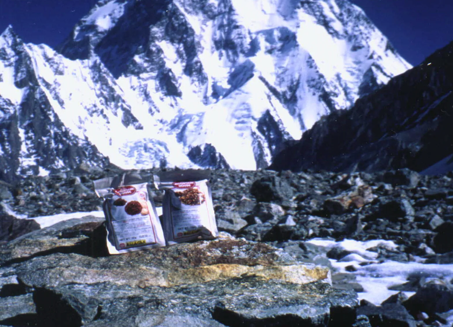 K2峰と非常食サバイバル®フーズ