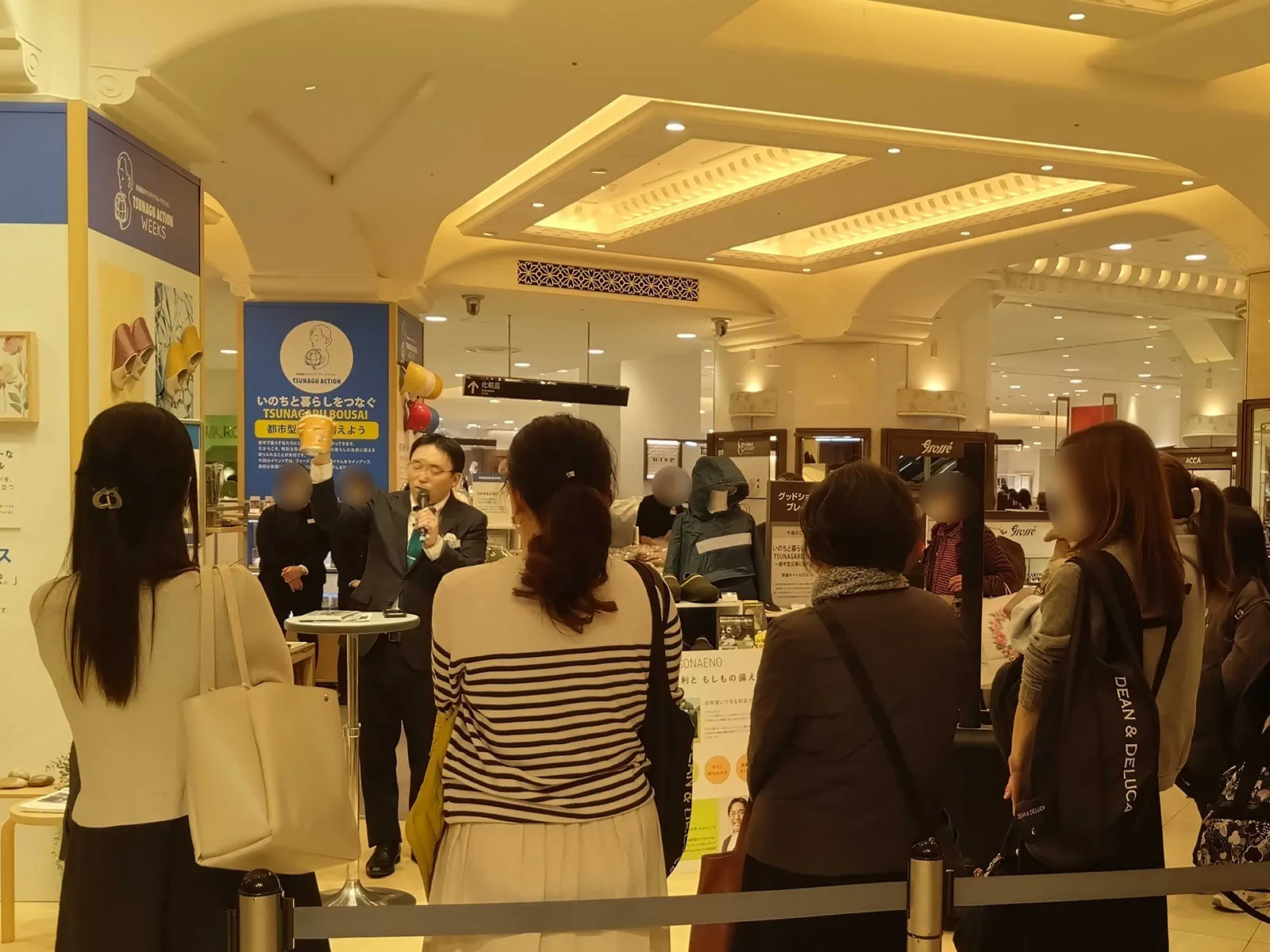 大阪高島屋イベント　備え・防災アドバイザー 高荷智也氏トークショーの様子